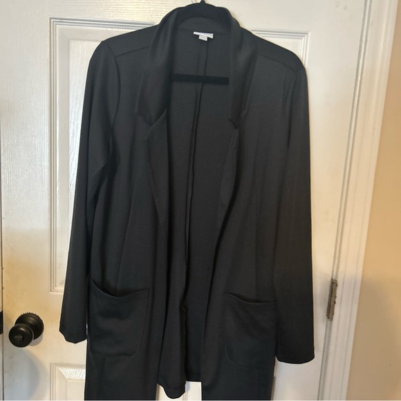LuLaRoe Jackets & Blazers - LuLaRoe Black Gwen Medium blazer NWT